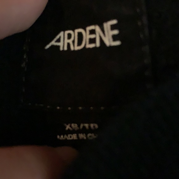 Black and yellow crew neck - Picture 4 of 4